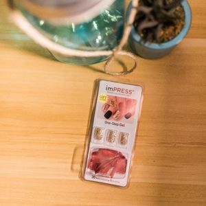 imPRESS Press-On Manicure